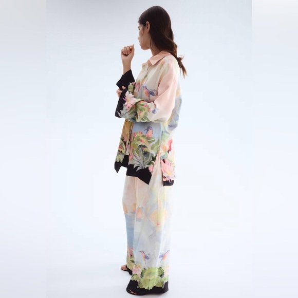 H&M OVERSIZED PRINTED TWILL SHIRT - Picture 5 of 8